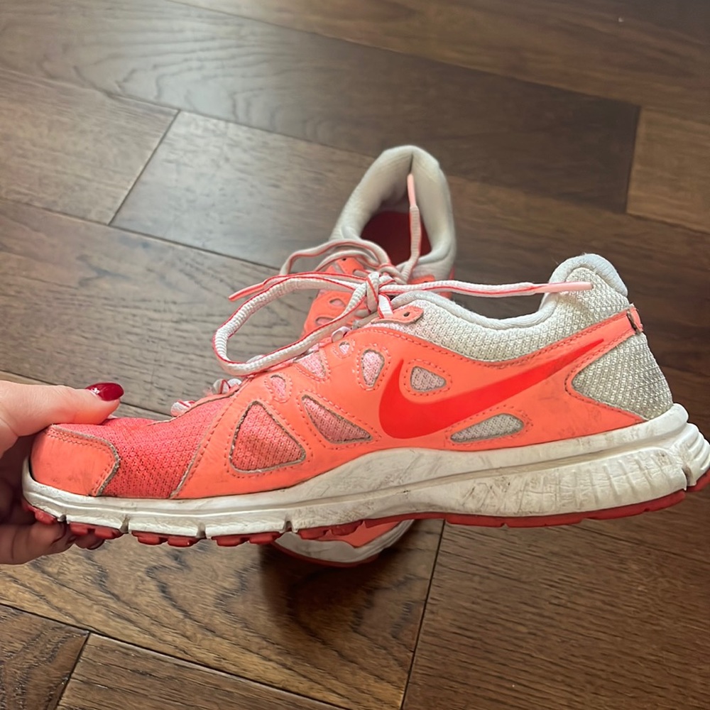 Nike Revolution 2